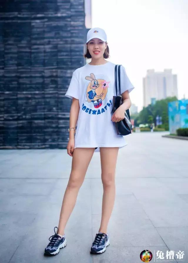 穿上运动鞋去跑10公里,穿上跑鞋就可以运动