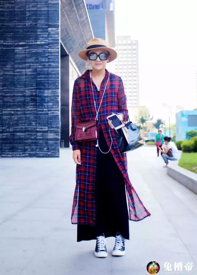 穿上运动鞋去跑10公里,穿上跑鞋就可以运动