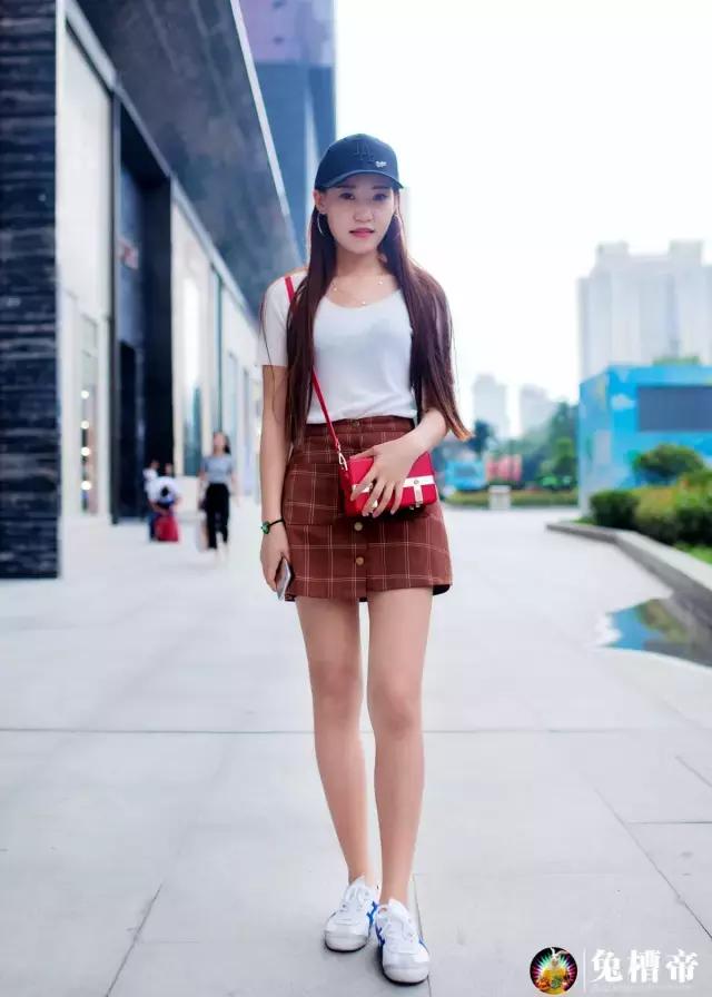 穿上运动鞋去跑10公里,穿上跑鞋就可以运动