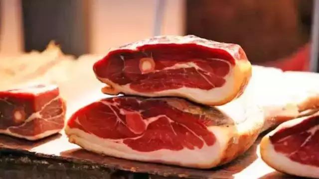 哪个地方有火腿 (有火腿的地方)
