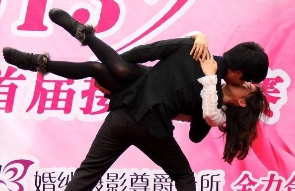 怎样接吻才会显得吻技很好,接吻环节怎样吻出优雅和大方