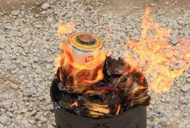 闽南人在鬼月的正确解锁姿势应该是酱紫滴