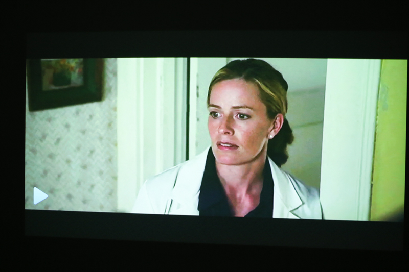 和小媚一起看电影!神画小媚微投体验