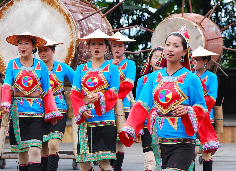 中国少数民族服饰介绍书籍,中国少数民族服饰纪录片