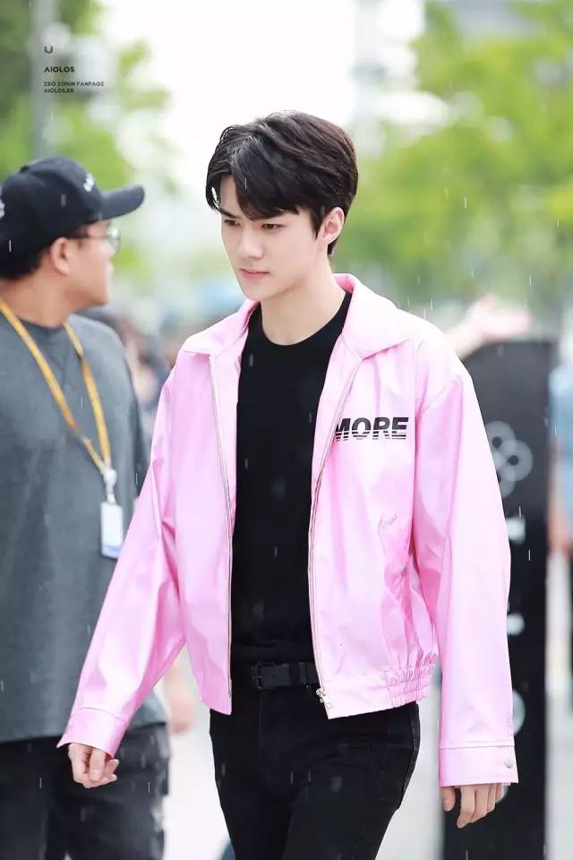 颜控|真心美美哒看欧巴们穿樱花粉