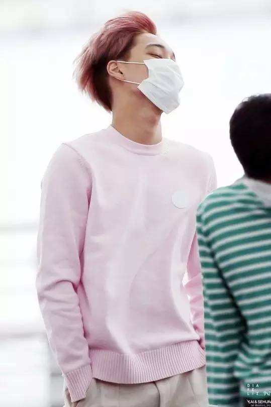 颜控|真心美美哒看欧巴们穿樱花粉