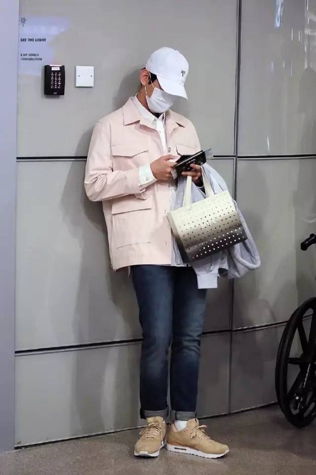 颜控|真心美美哒看欧巴们穿樱花粉