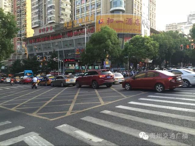 闯绿灯也会被罚款吗,闯绿灯违法怎么处罚