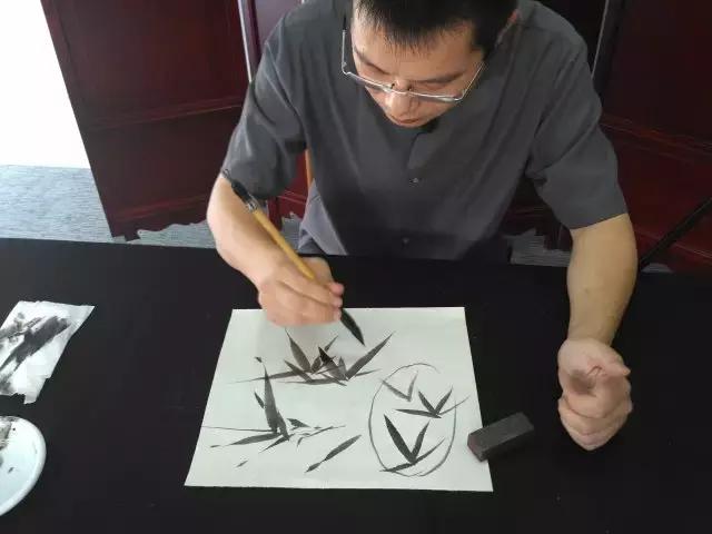 推荐当代优秀青年国画家赵少俨,赵少俨中国花鸟画技法