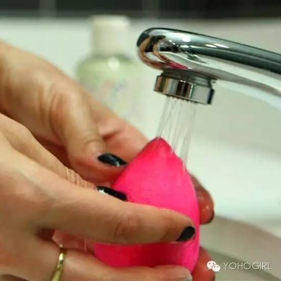 这么热的天,我宁愿*光脱**也不要脱妆~