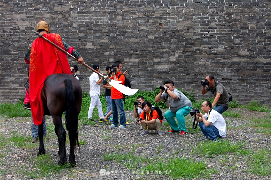 寰行中国,我在荆州古城学楚绣