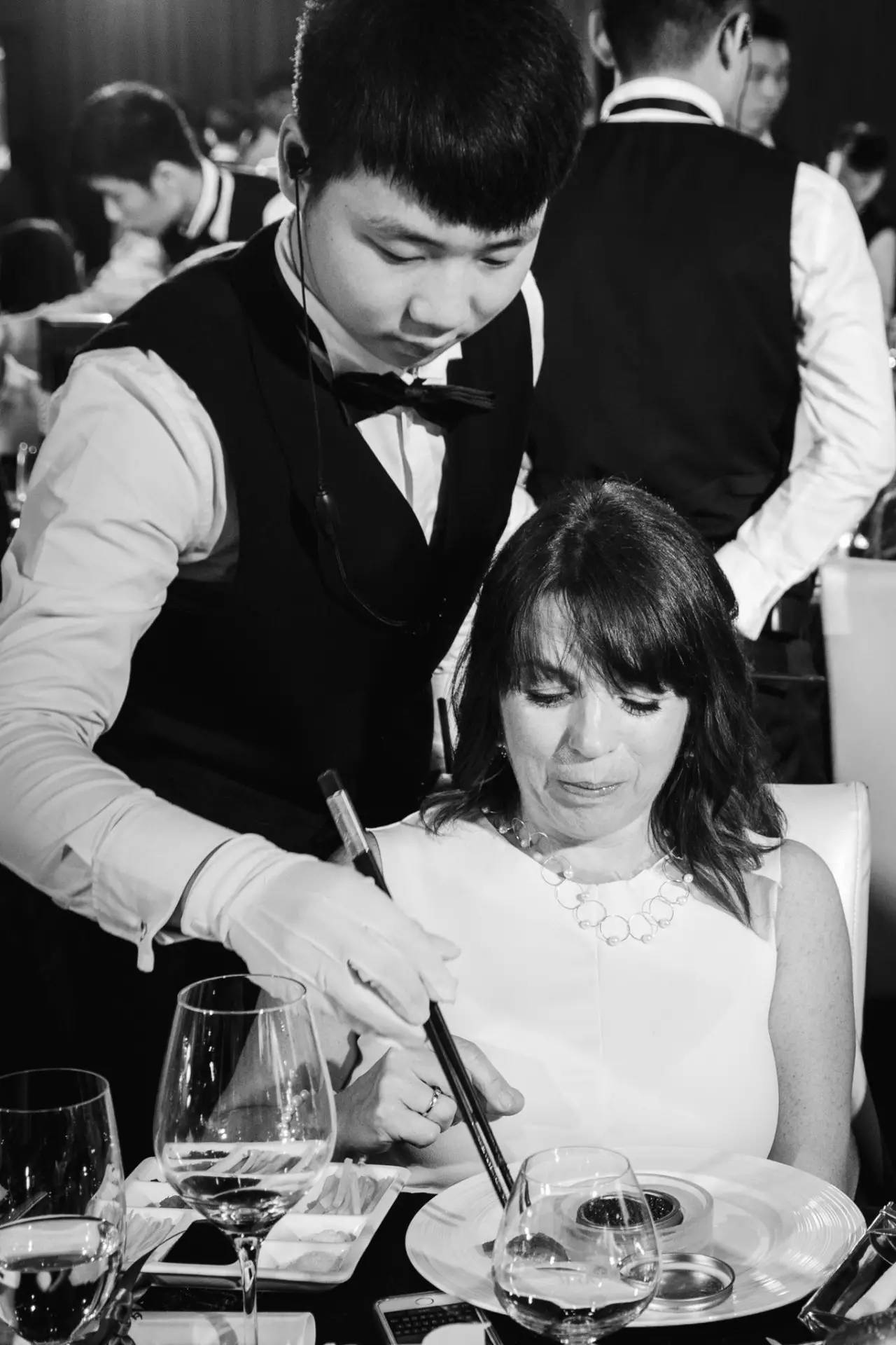 视频从“酥不腻”到“吃不腻”，谁和大董有一腿