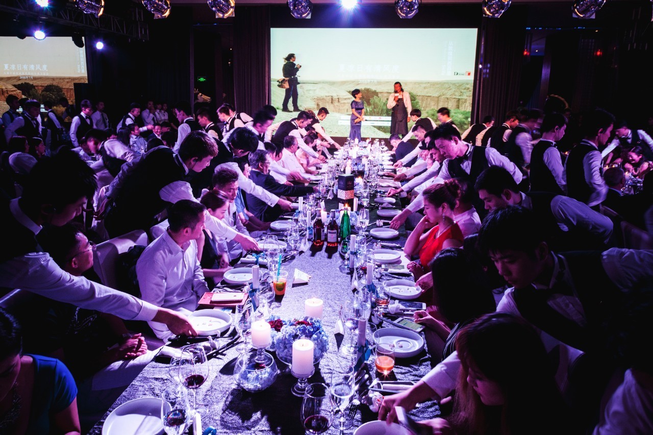 视频从“酥不腻”到“吃不腻”，谁和大董有一腿