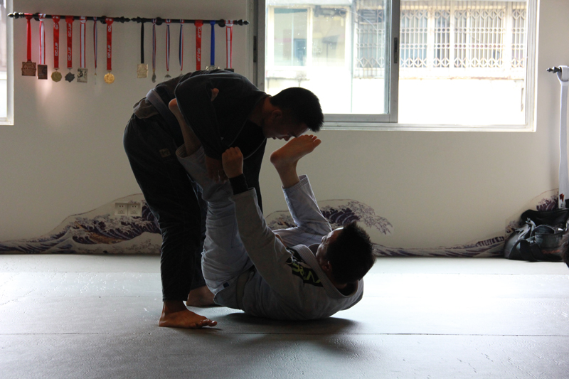 健康又防身!成都开始流行巴西柔术