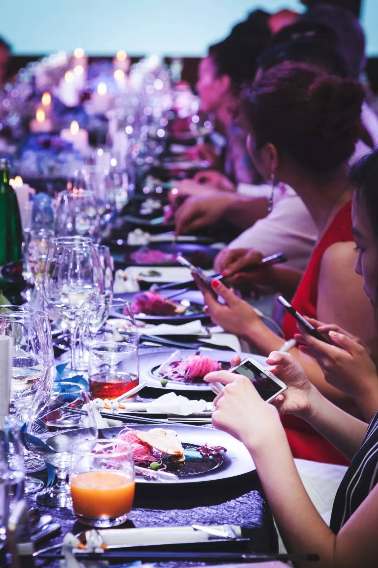 视频从“酥不腻”到“吃不腻”，谁和大董有一腿