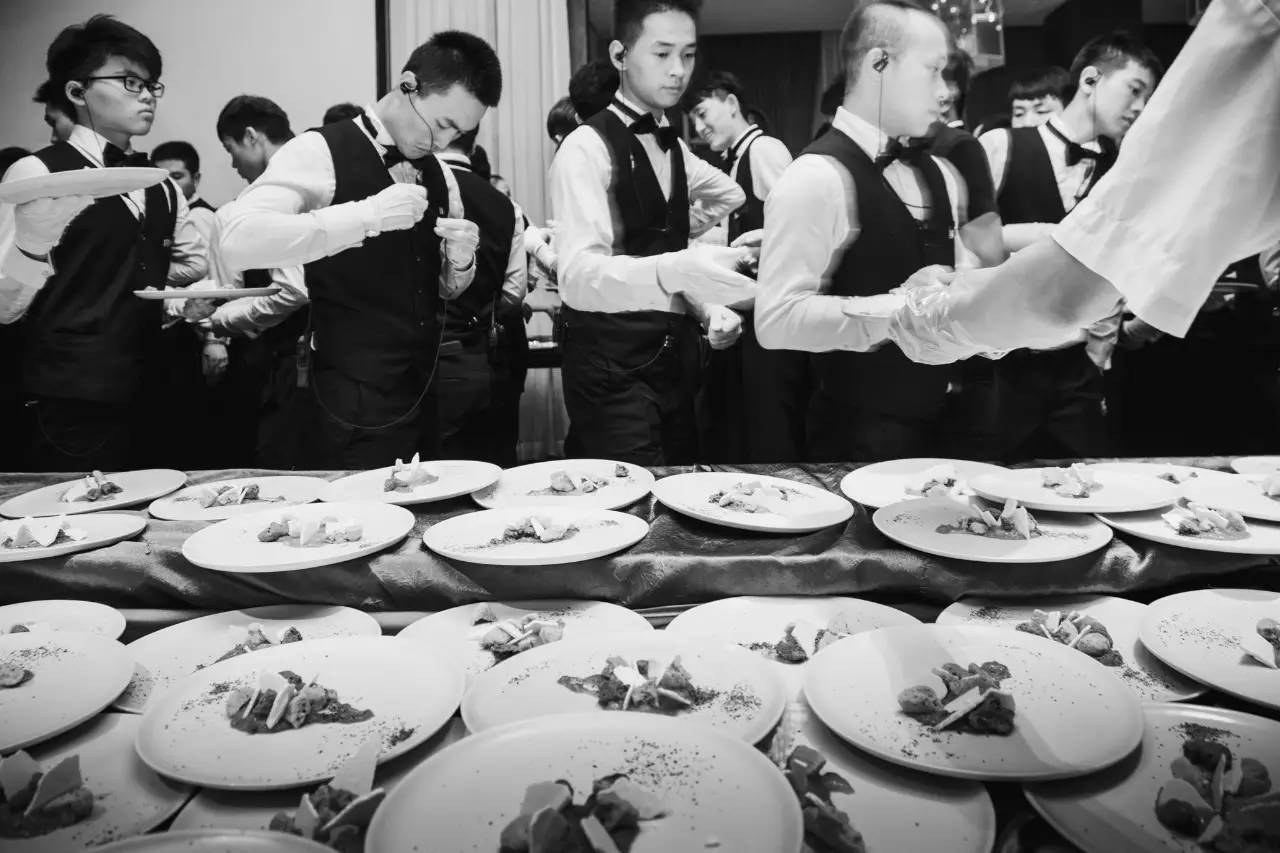 视频从“酥不腻”到“吃不腻”，谁和大董有一腿