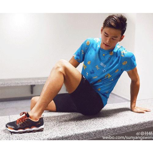 舔屏有一种喷鼻血的方式,叫中国奥运男神!