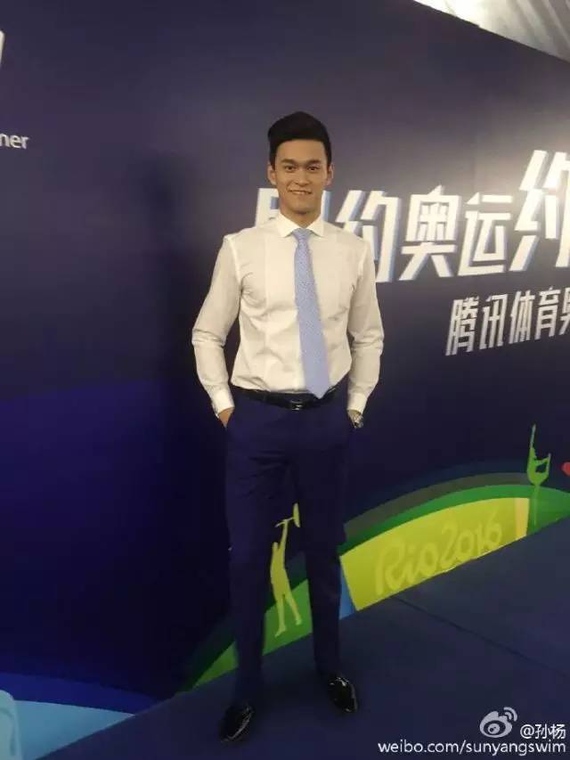 舔屏有一种喷鼻血的方式,叫中国奥运男神!