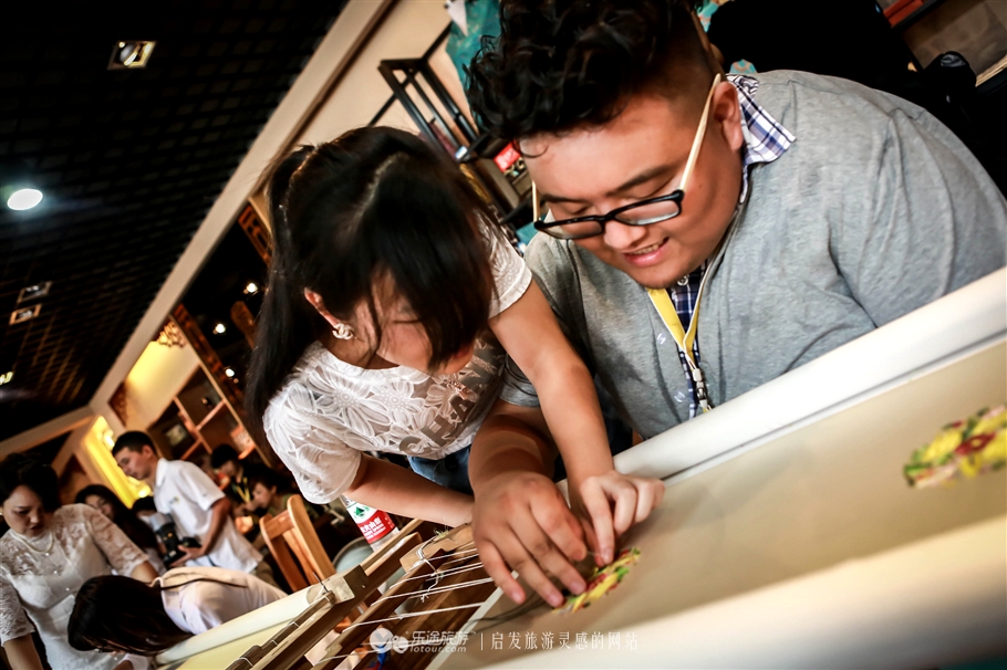 寰行中国,我在荆州古城学楚绣