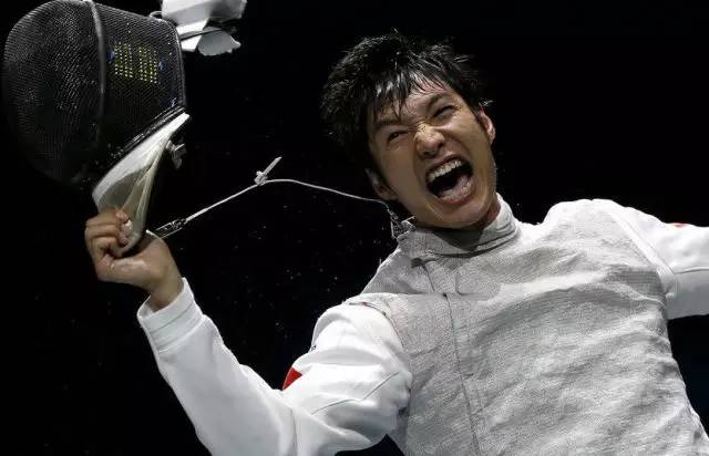 舔屏有一种喷鼻血的方式,叫中国奥运男神!