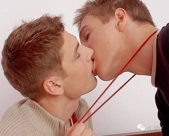 如何鉴定朋友是不是直男,鉴定你的朋友是不是直男