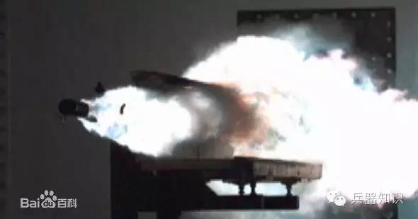 电磁轨道炮和火炮区别,电磁炮和传统火炮相比有何优势