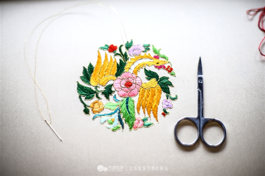 寰行中国,我在荆州古城学楚绣