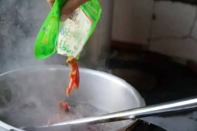 云南美食酸菜红豆猪脚,宾川县酸汤猪脚