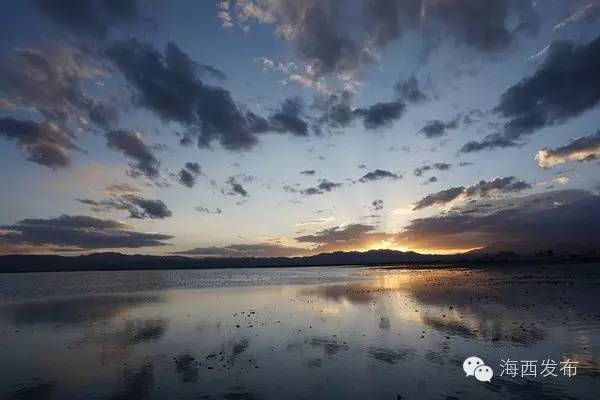 不羡鸳鸯不羡仙是哪首歌曲里的,青山绿水彩云间不羡鸳鸯不羡仙