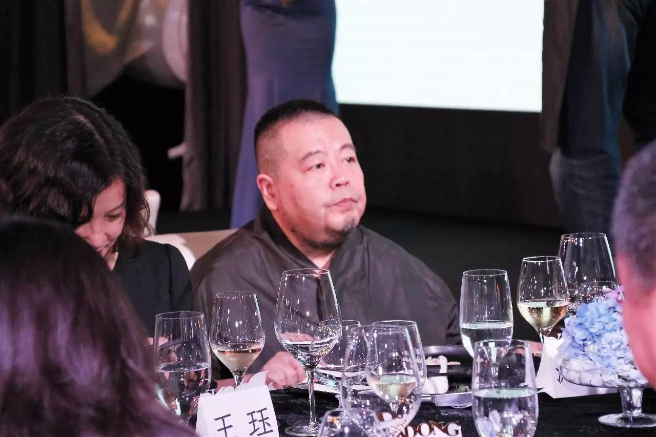 视频从“酥不腻”到“吃不腻”，谁和大董有一腿