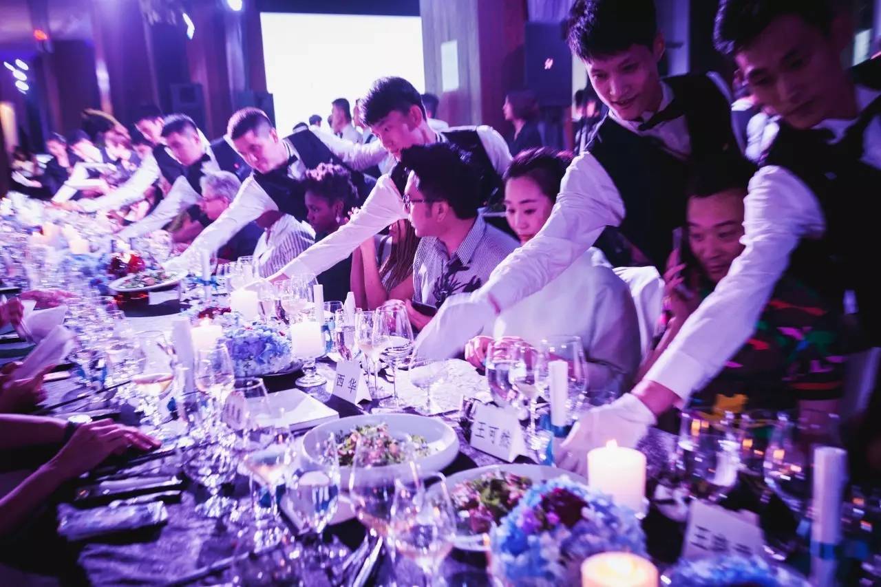 视频从“酥不腻”到“吃不腻”，谁和大董有一腿