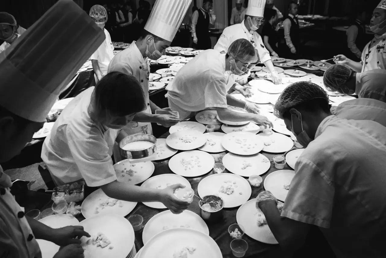 视频从“酥不腻”到“吃不腻”，谁和大董有一腿