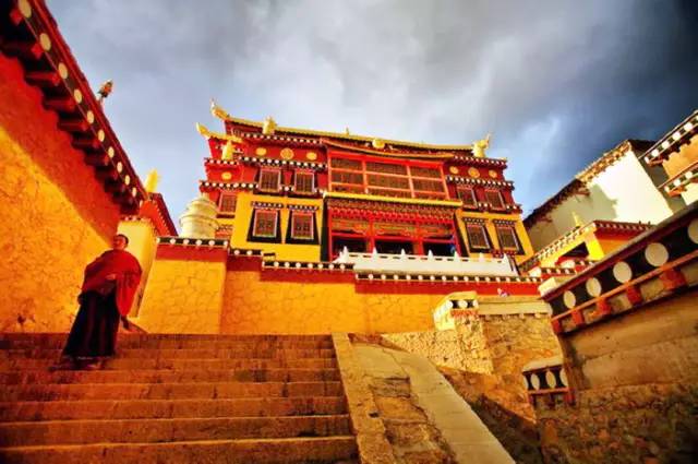 从郑州坐飞机去云南,从郑州坐火车去昆明多少钱