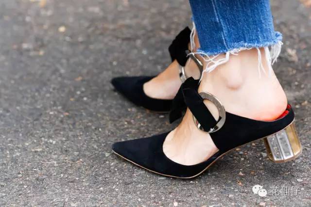 一穿高跟鞋走路就外八怎么办,一穿高跟鞋就o型腿怎么办