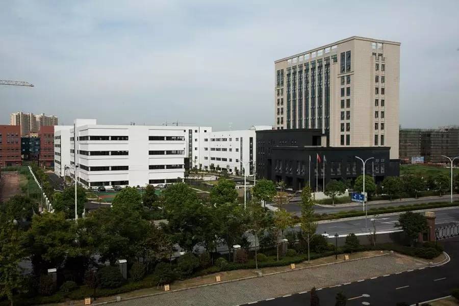 区发改局局长,经信局局长与发改局局长哪个好