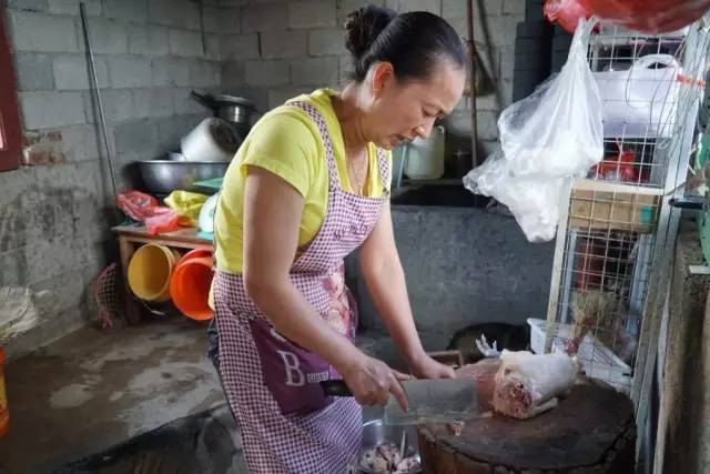 云南美食酸菜红豆猪脚,宾川县酸汤猪脚