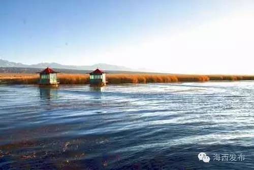 不羡鸳鸯不羡仙是哪首歌曲里的,青山绿水彩云间不羡鸳鸯不羡仙