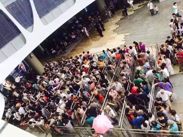 探路子|用尽体内洪荒之力,终于进入中服免税店,结果