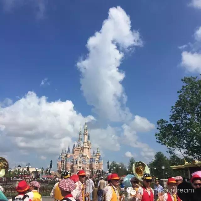 迪士尼世界好玩吗,迪士尼好玩吗真实评价