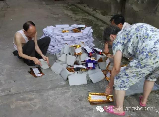 送老客‖中元节留下的残局,谁来为这样的不文明买单?新宁人