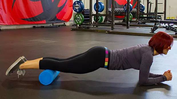 泡沫轴放松有效还是拉伸有效,拉伸泡沫轴和筋膜枪