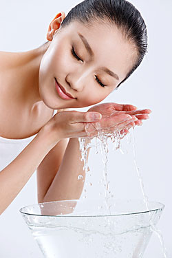 产后皮肤干燥暗黄怎么调理,产后大便干燥怎么解决