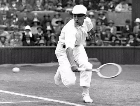 属于LACOSTE的竞技场，“法国*旗国**色”鞋履献奥运！