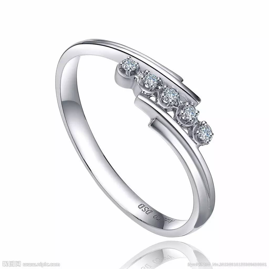 看钻戒瑕疵,四爪镶嵌钻戒介绍