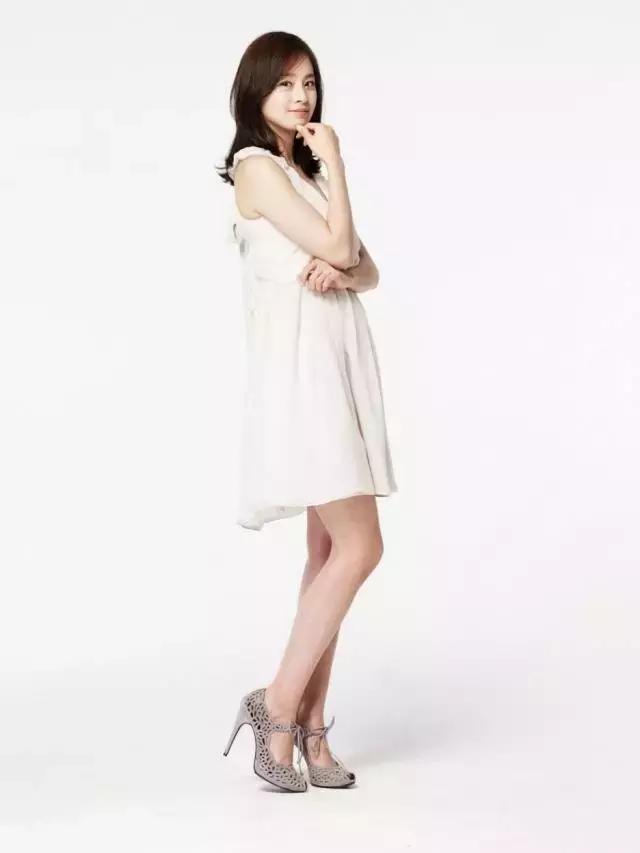 韩国瘦身瑜伽,韩国男女瑜伽教练教学