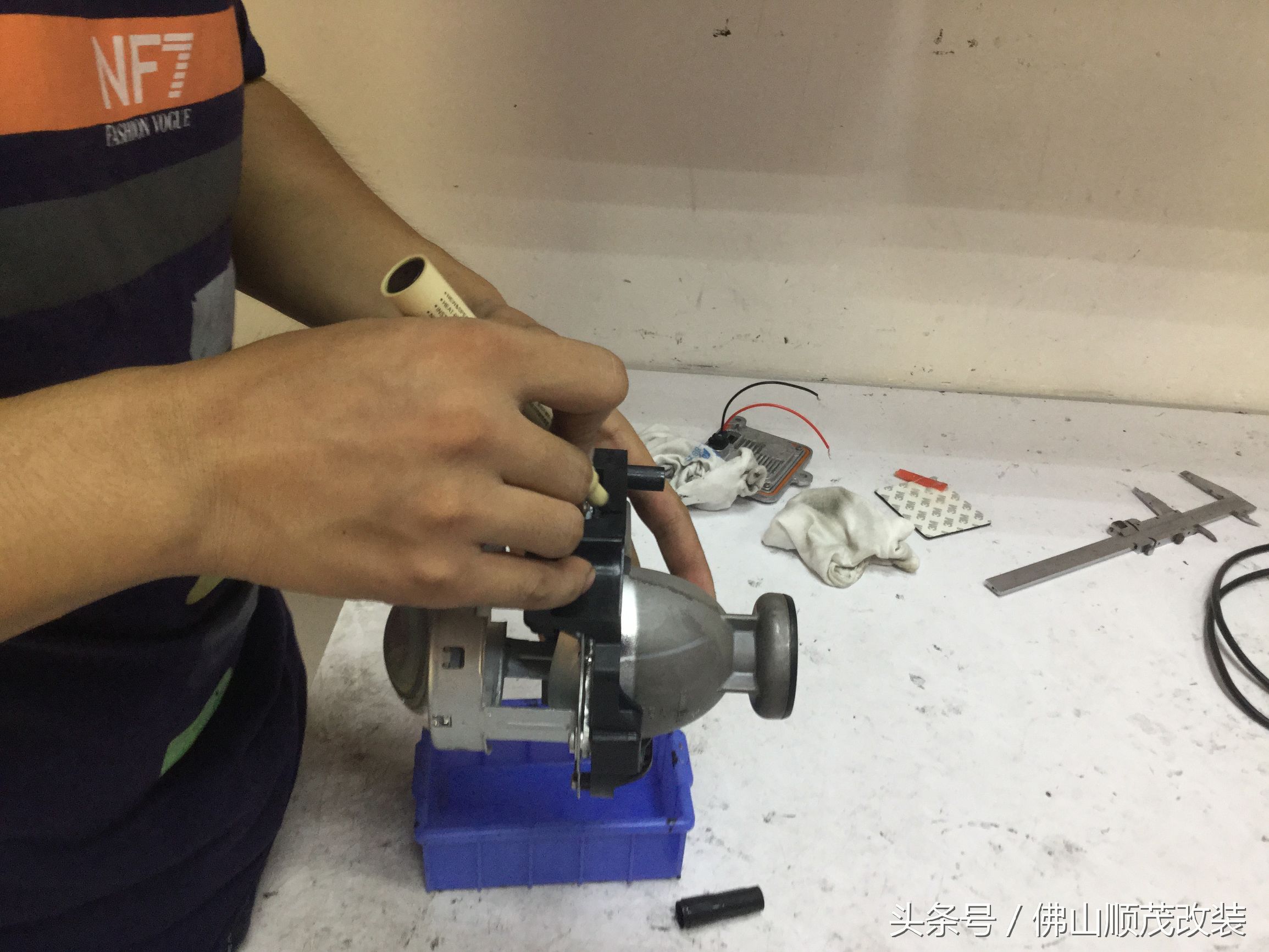 别克英朗改装led灯教程,别克英朗后备箱灯改led灯