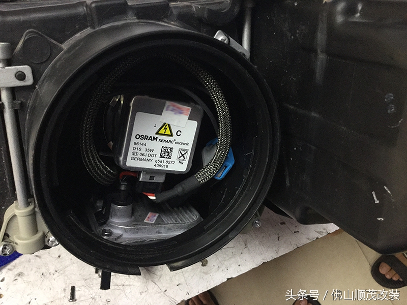 别克英朗改装led灯教程,别克英朗后备箱灯改led灯