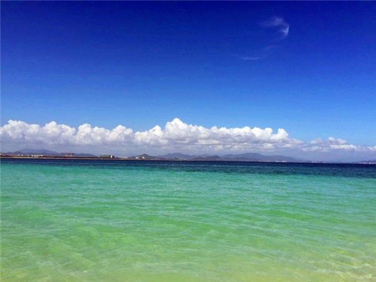 三亚旅行结婚纪念日,小两口结婚纪念日在家过二人世界