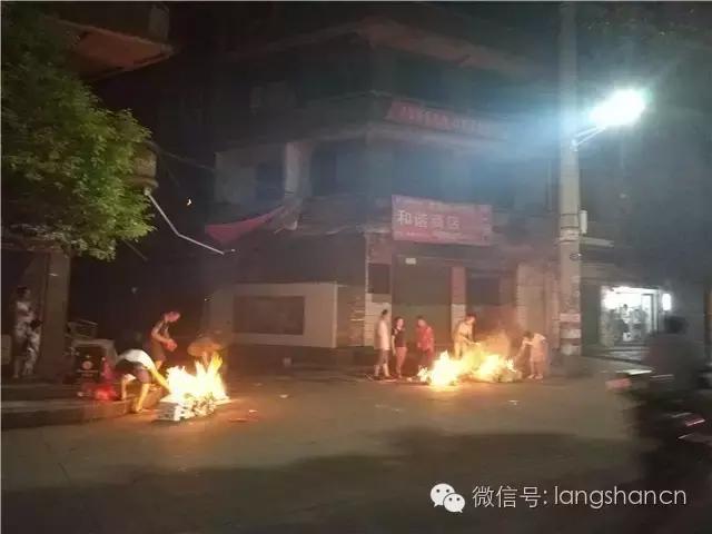 送老客‖中元节留下的残局,谁来为这样的不文明买单?新宁人