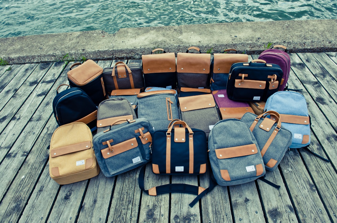 潮牌双肩背包旅行双肩包,双肩包女生潮牌推荐